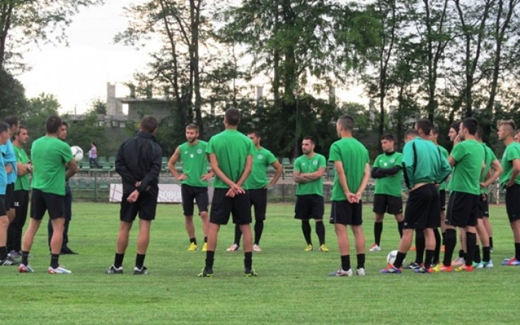 Нефтохимик търси съперник за последна контрола преди старта