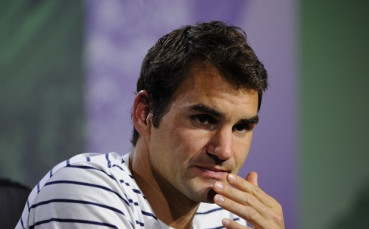 Федерер сменя ракетата