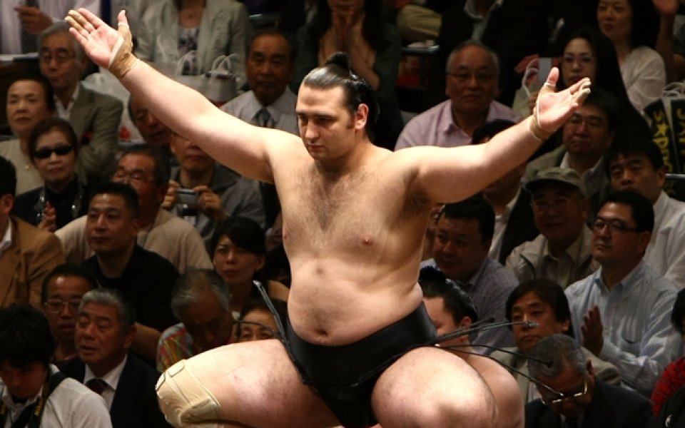 Даниел Иванов-Аоияма спечели първия си двубой на турнира по сумо