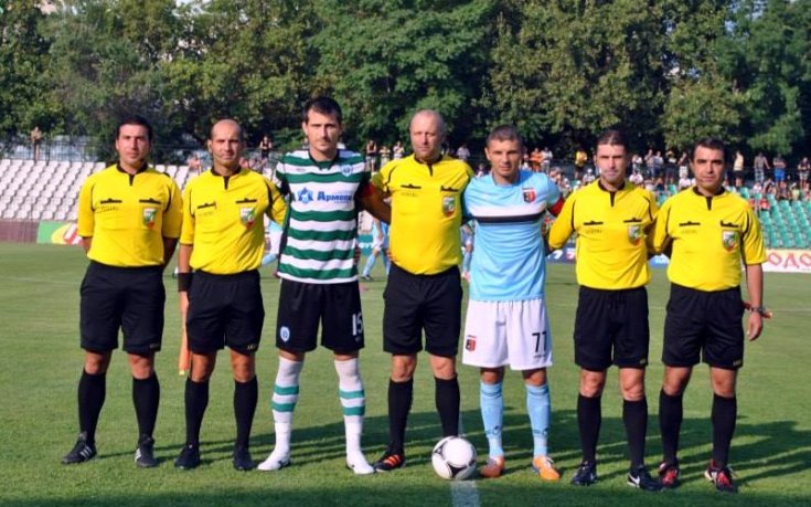 СНИМКИ: Моряците потопиха смърфовете край морето и взеха първа победа за новия сезон