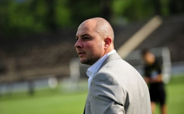 След дълго ходене по мъките Левски успя да се раздели