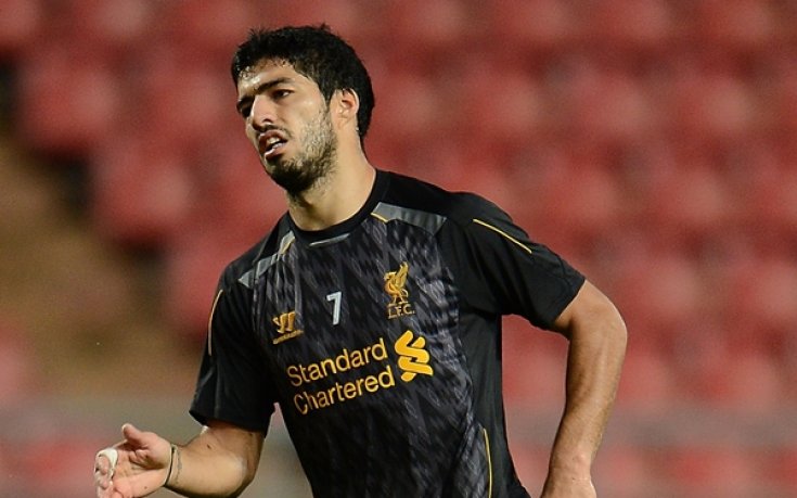 Наказаният Саурес бележи в контрола на Ливърпул
