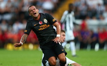 Ван Гаал остави Снайдер извън националния на Холандия