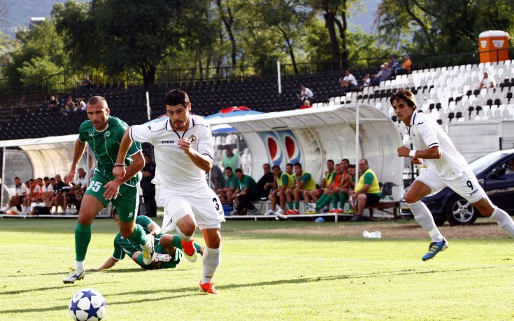 Славия събори Пирин ГД с класика, за да изплува над чертата