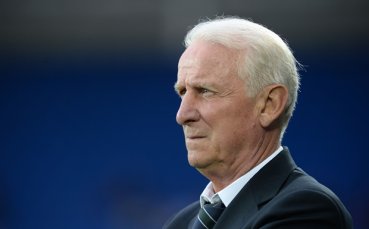 Трапатони сдава властта в Ирландия