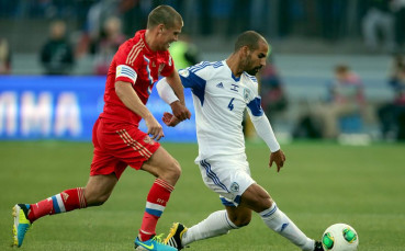 Русия се завърна на върха в група F два кръга преди края на борбата