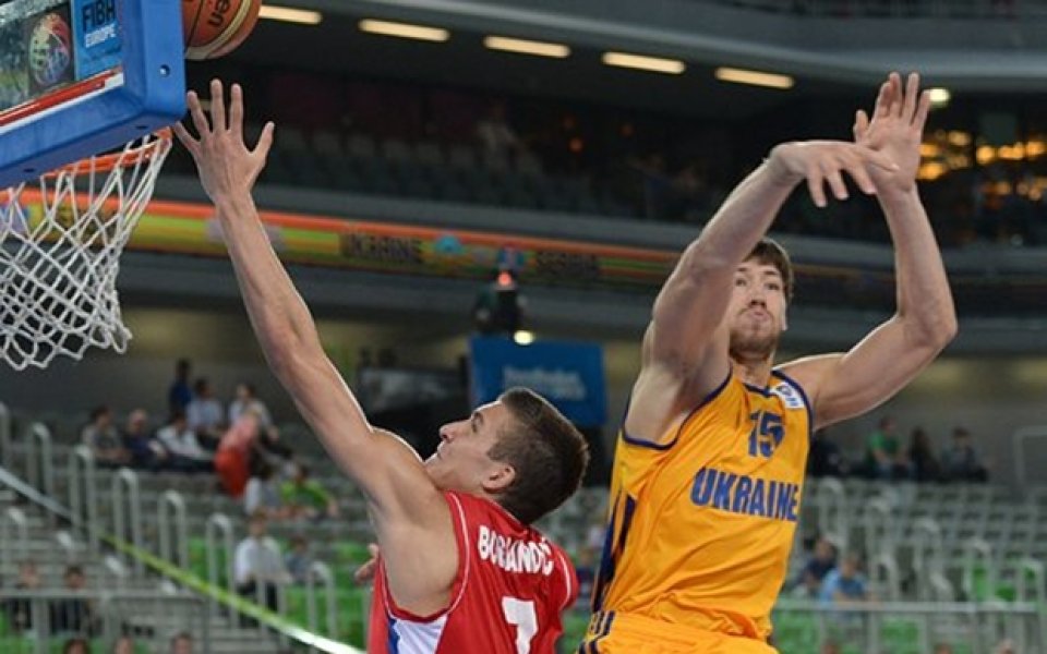 Украйна се справи със Сърбия и запази шансовете си за четвъртфиналите на Евробаскет