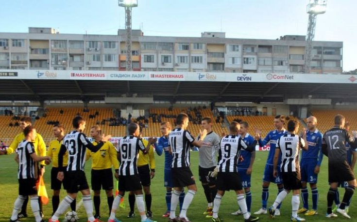 Локо Пд излъга „акулите“ със съмнителен гол