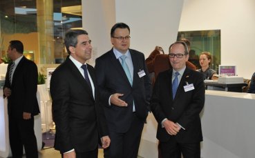 Президентът Плевнелиев откри първата автомобилна конференция