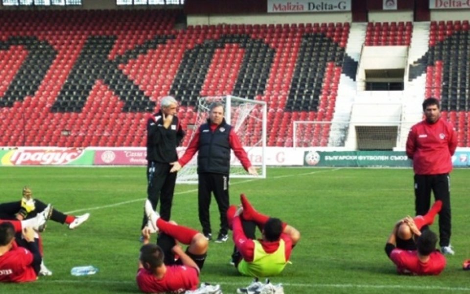 Локомотив Сф със закрити тренировки до мача с Ботев Пд