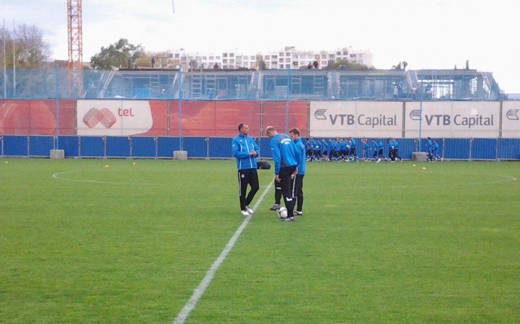 Левски тренира с един отсъстващ пред боса, "сините" са продали около 3 000 билета