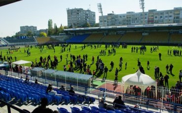 2000 усмивки посрещна стадион Лазур