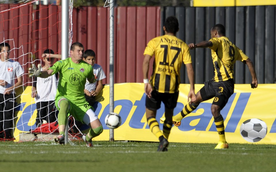 Ботев отпътува с 20 футболисти за София