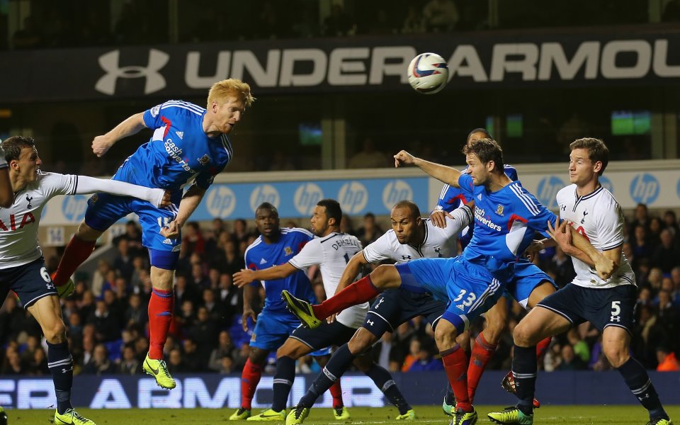 Тотнъм изхвърли Хъл след 15 дузпи, Ман Сити отказа Нюкасъл след продължение