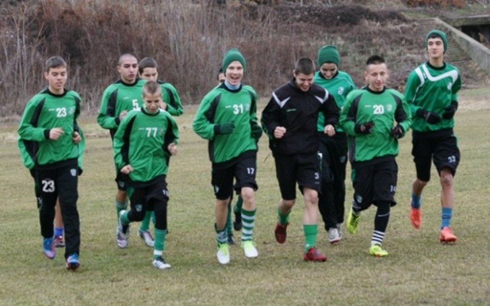 Берое 2002 с категорично 5:0 над Загорец