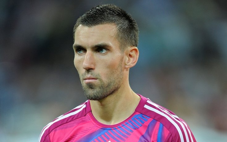 Наполи взима без пари бивш капитан на Лион