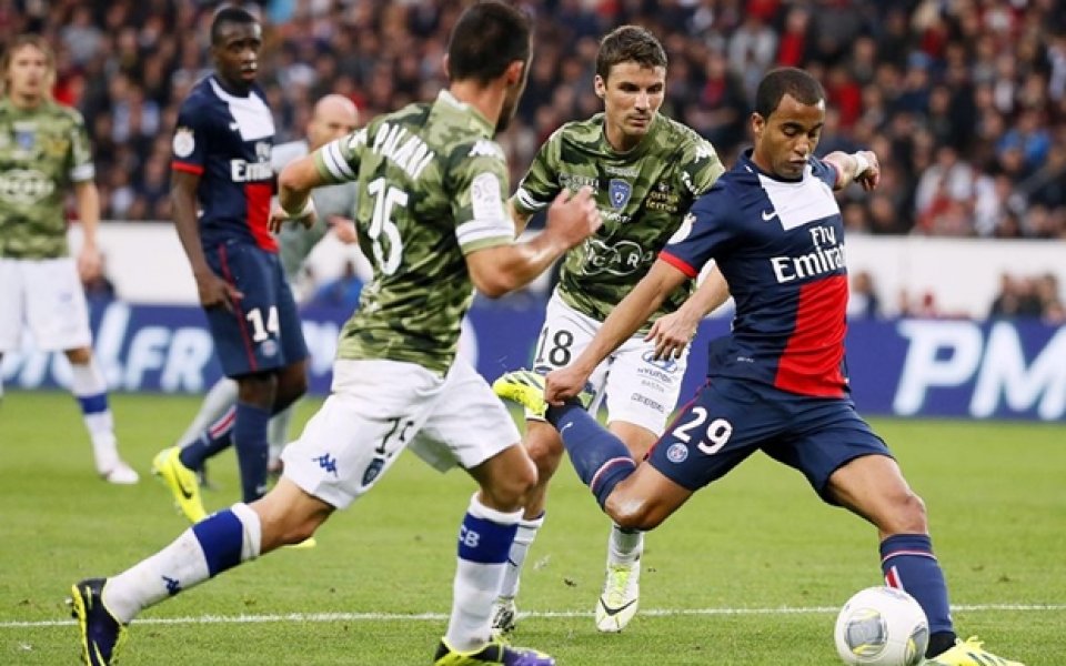 Отлагат стачката във Франция