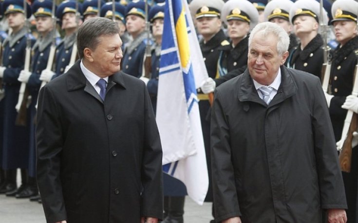 Президентът на Украйна поздрави футболистите в съблекалнята