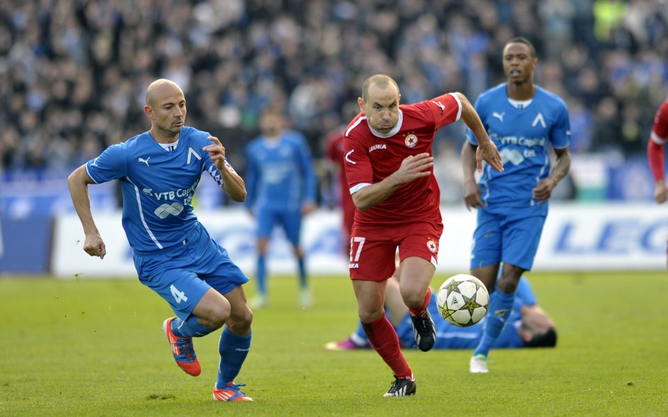 Без напрежение по трибуните на ЦСКА – Левски след новото разпределение