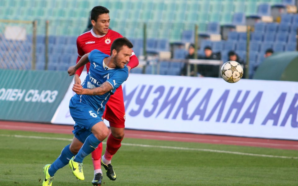 Бившият футболист на Левски Орлин Старокин разтрогна официално своя договор