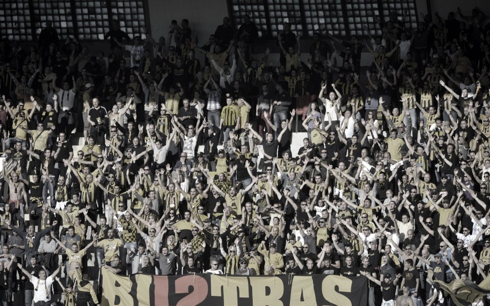 Фен на Ботев, пострадал при катастрофа, почина след петмесечна кома