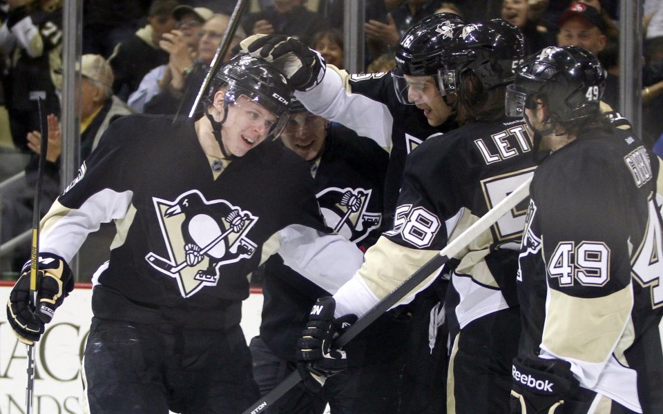 Питсбърг спечели срещу Анахайм с три късни попадения