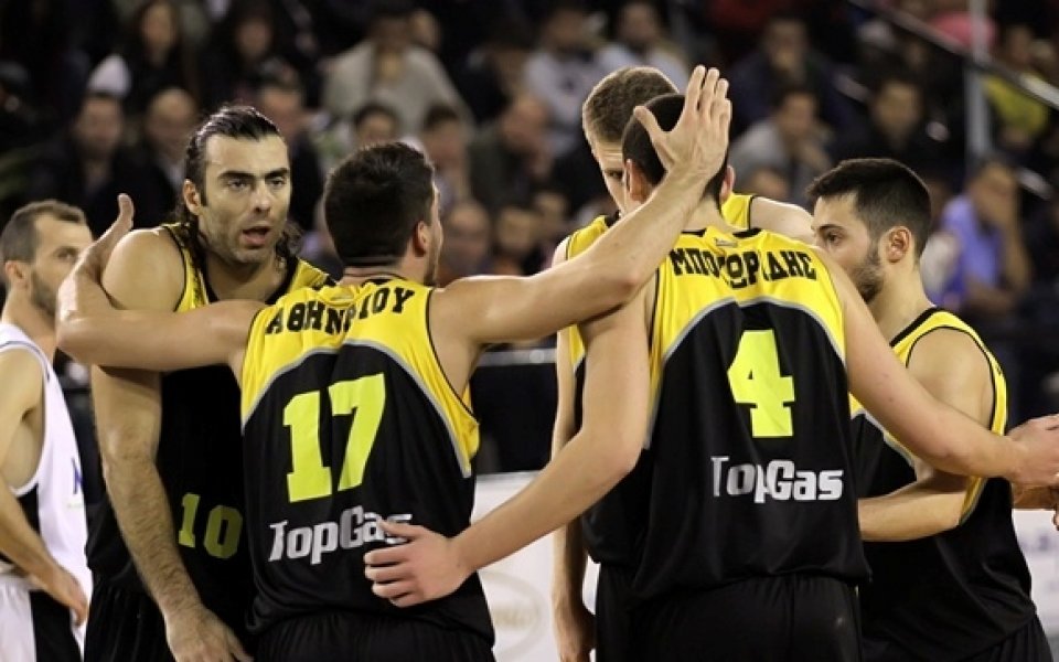 Изключителен Александър Везенков донесе победа на Арис в Гърция