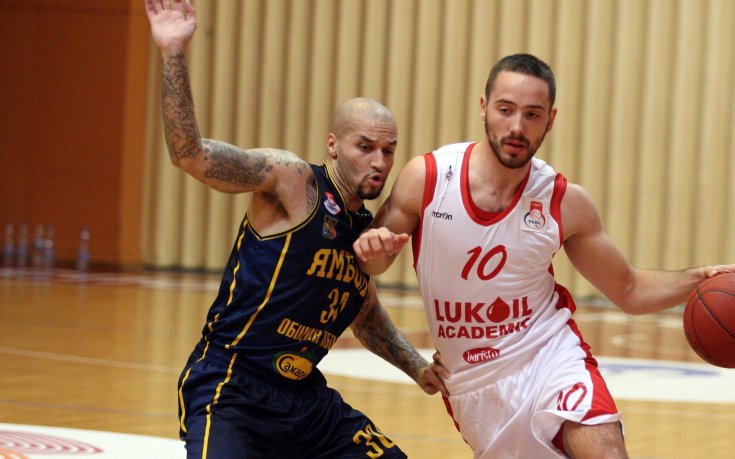 Рилски спортист се раздели с американски гард, заменя го със звездата на Ямбол