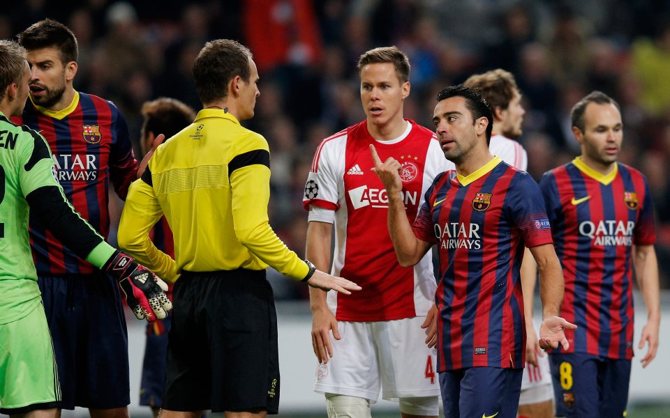 В Барселона си мълчат на връщане от Амстердам