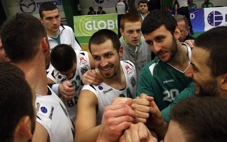 СНИМКИ: Отличен Балкан не даде шанс на румънци, изигра най-силния си мач досега