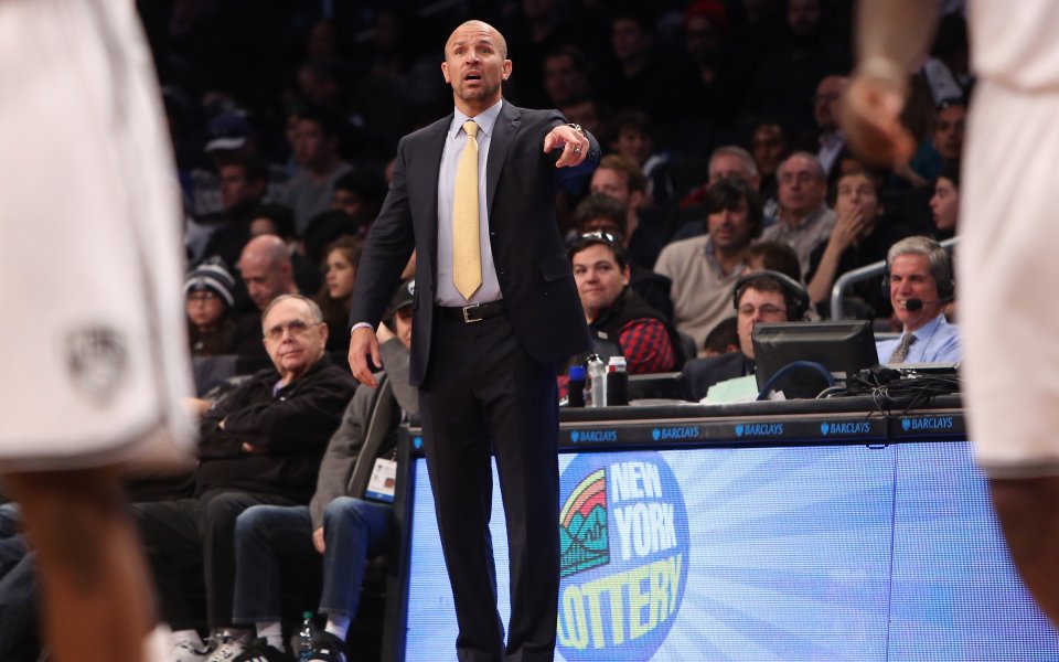 ВИДЕО: Треньорът Кид олекна с 50 бона заради разлята чаша на терена