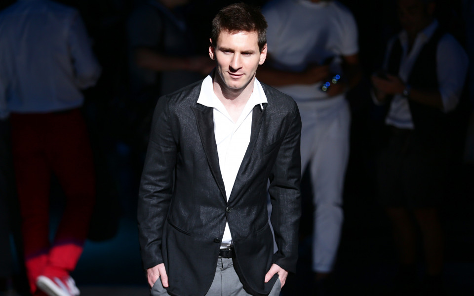 ВИДЕО: Меси и Коби обикалят в света в рекламен клип