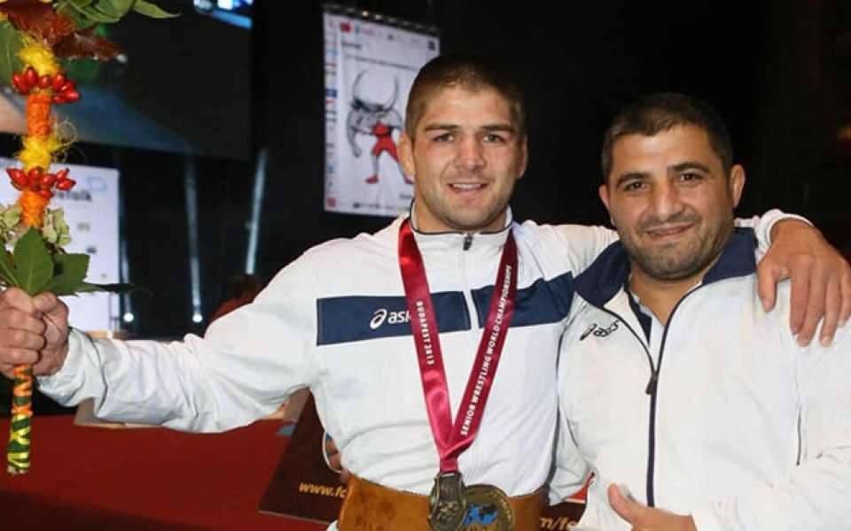 Иво Ангелов и Армен Назарян са № 1 в борбата за 2013 г.
