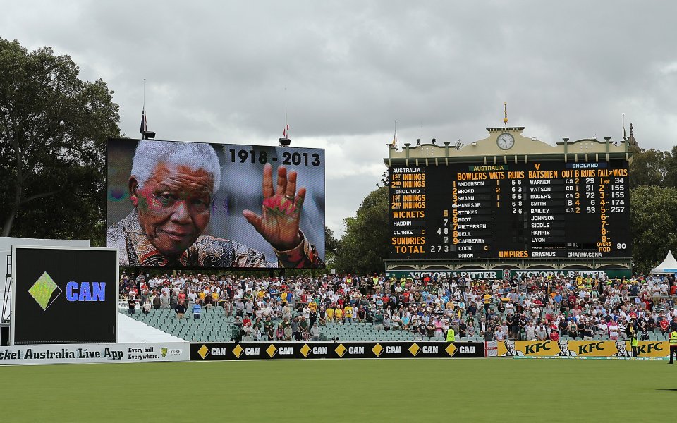 Спортният свят потъна в скръб за Нелсън Мандела