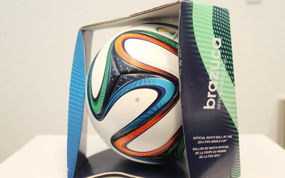 Коледният търг на Дарик отново събира средства за недоносените деца и децата аутисти