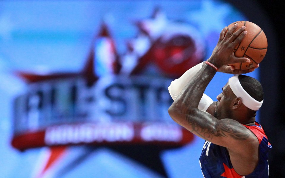 ЛеБрон Джеймс води във вота на феновете за Мача на звездите