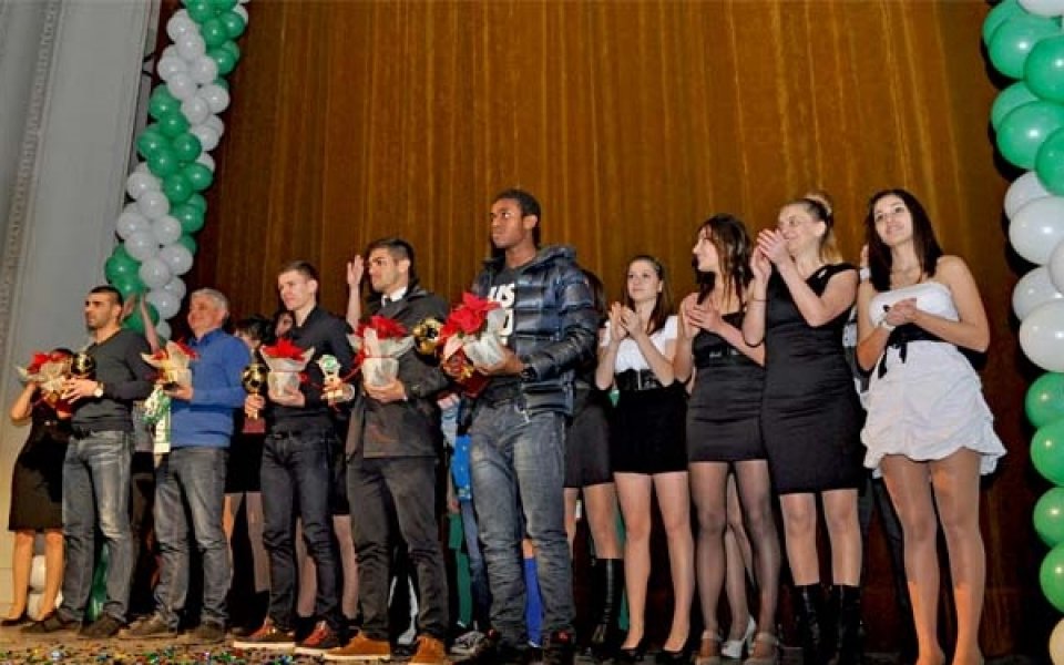 СНИМКИ: И феновете на Лудогорец избраха Владислав Стоянов за №1