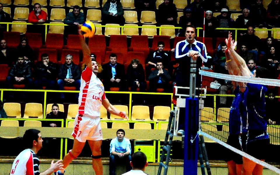 Суперлига по волейбол: Лесна победа за ЦСКА, табрейк в Разлог