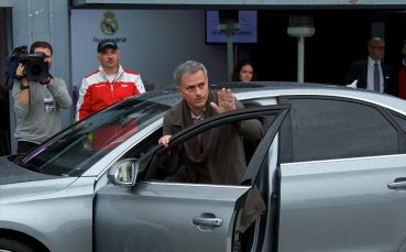 Правят суперавтомобил в чест на Жозе Моуриньо