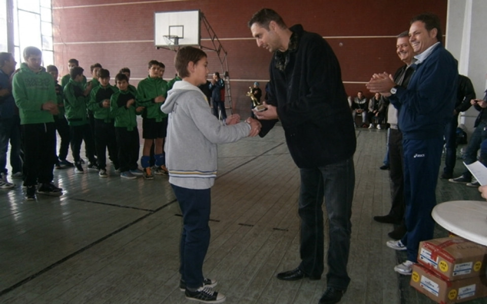 Петър Узунов награди „Лидер“ и най-добрите млади волейболисти