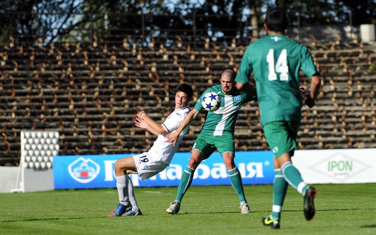 След едноседмични проби в Юнайтед, Велков се завърна в България