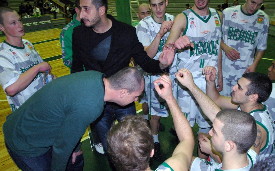 Берое изпусна Левски за секунди