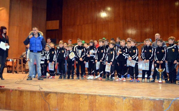 "Черно-бялата" Коледа пак впечатли