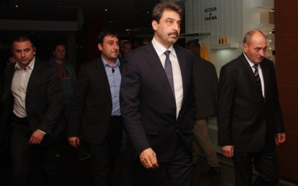 Мобилен оператор започва да налива пари в Ботев Пд