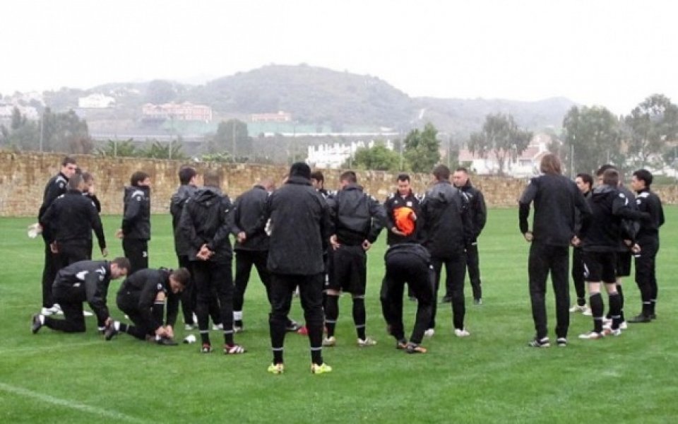 Локо Пд лети на 7.01 за Канарските острови, играе два мача и се връща на 12.01