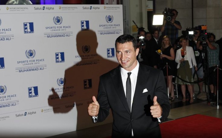 Заради руските милиони: Кличко ще се боксира в Австралия