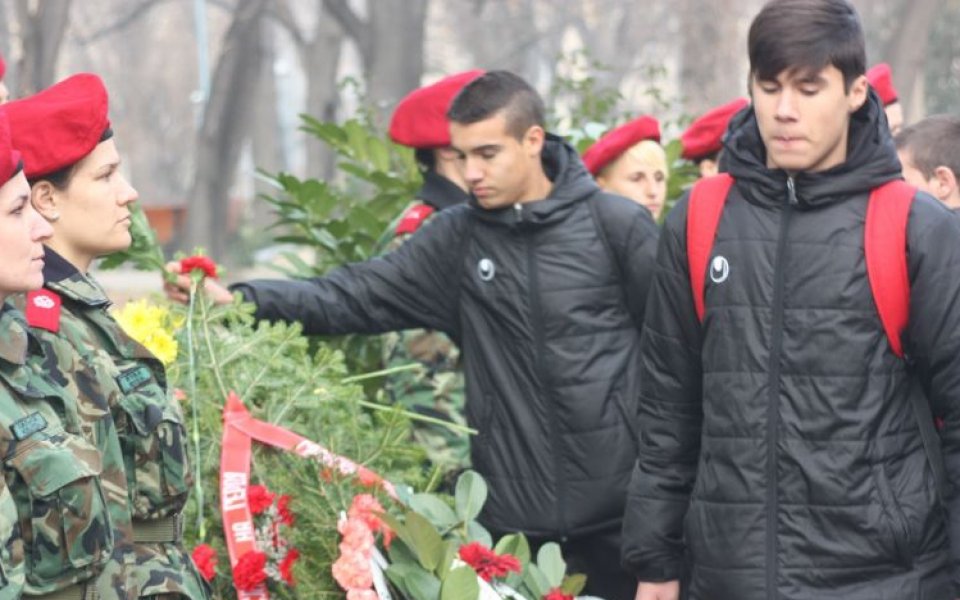 Юношите на Ботев Пд почетоха патрона на клуба