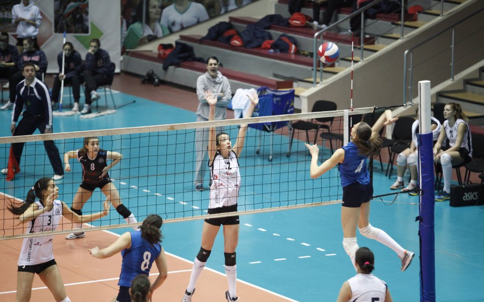 СНИМКИ: Левски разгроми Славия СУ, ЦСКА мина с лекота през ЕПУ