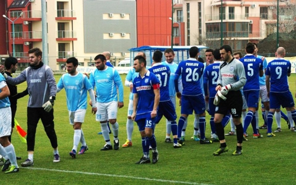 Черноморец започна контролите с победа