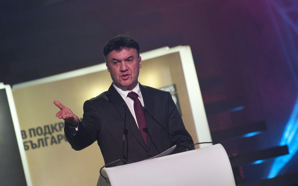 Боби Михайлов участва в избора на нов шеф на УЕФА